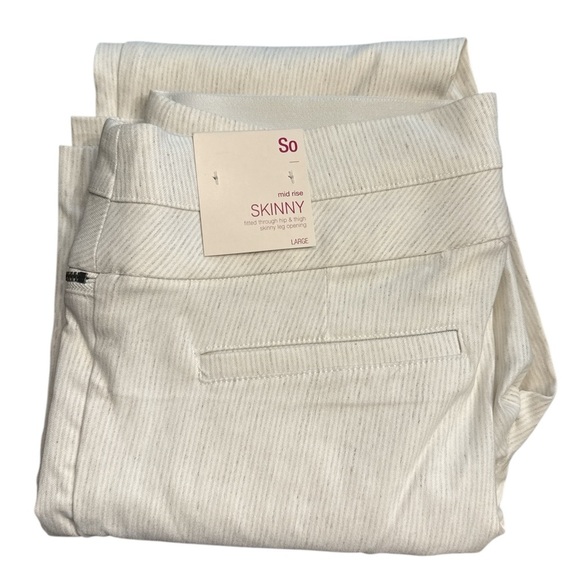So Women’s Cream Light Pin Strip Pants - Picture 6 of 6